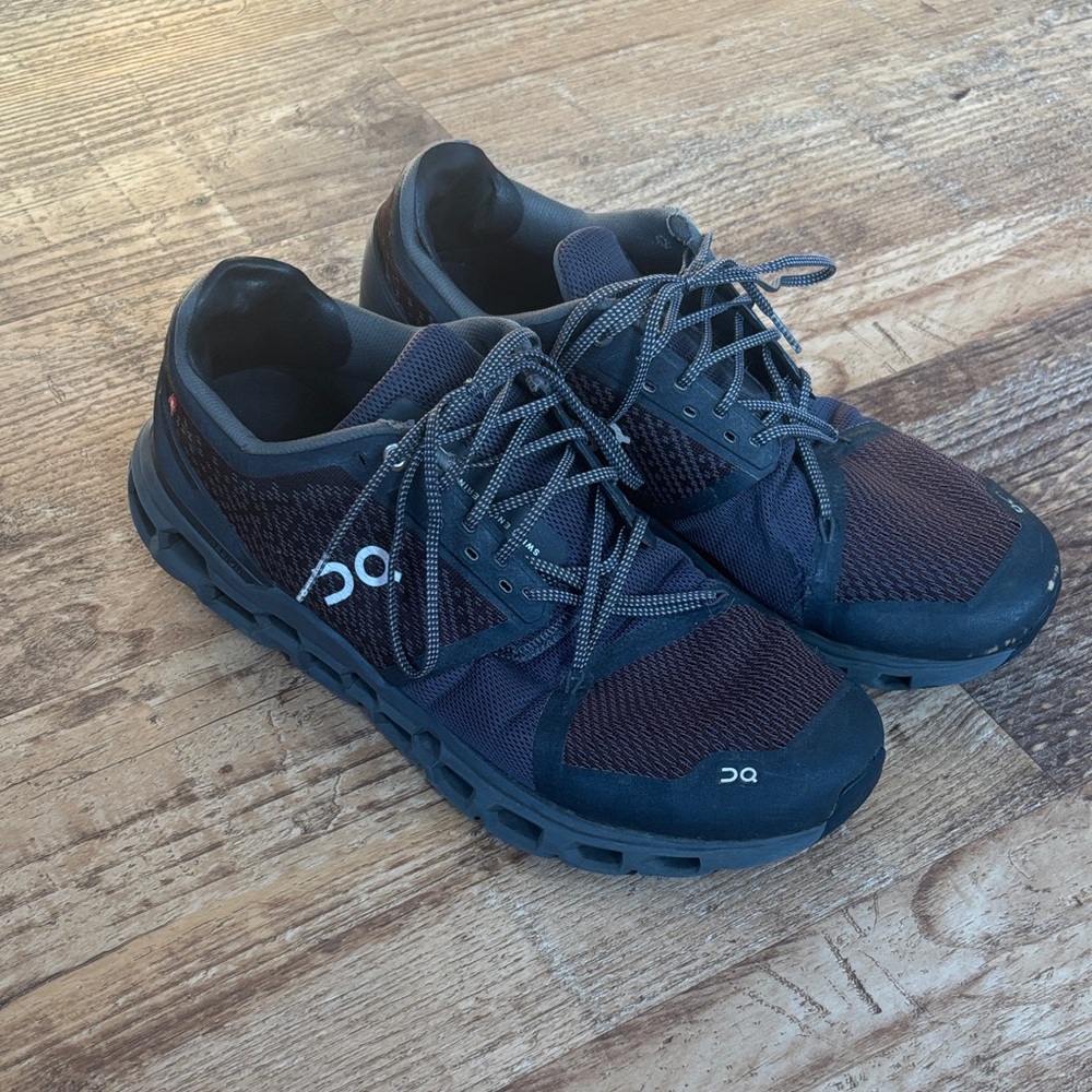 On Cloud Running Sneakers
